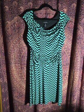 Enfocus Studio Teal & Black Chevron Cap-Sleeve Mini Dress